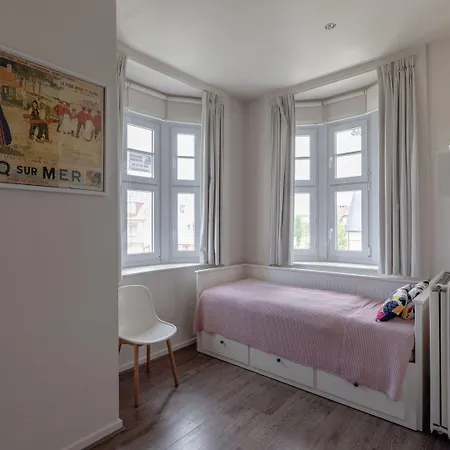 Near In Belgium Apartamento